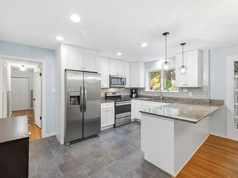 3604 Husted Dr — Photo 9