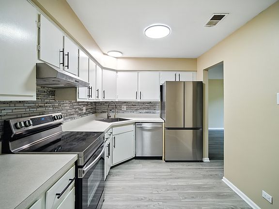 5th image of 2600 Brookwood Way Dr APT 113A