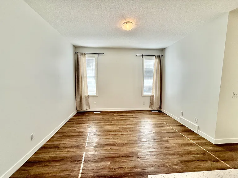 48 Ambleside Cres NW #1 — Photo 10