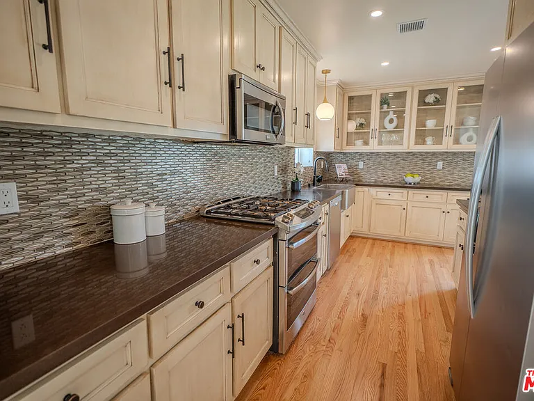 1141 N Lima St — Photo 14