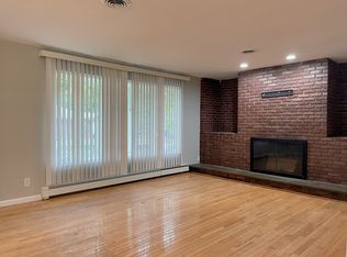 129 Hall St, New Haven, CT 06512