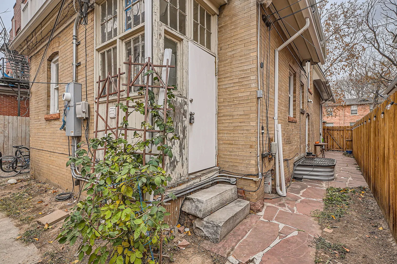 1 bed, 600 sqft, $995 — Photo 2
