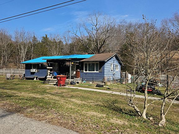 2nd image of 520 Lucas Rd