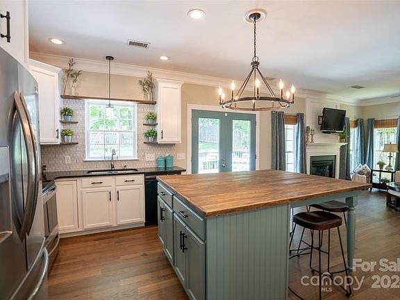 3rd image of 168 Walmsley Pl