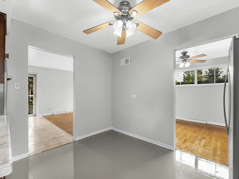 413 E Atwater Ave — Photo 20