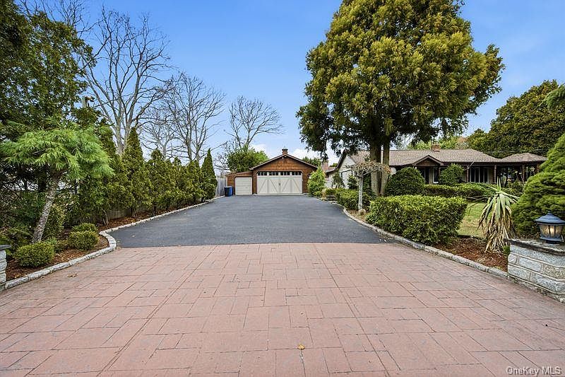 1st image of 13 Laurel Lane