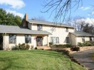 266 Ridgebury Rd, Ridgefield, CT 06877