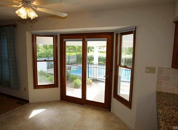 5th image of 3984 Triple Crown Dr