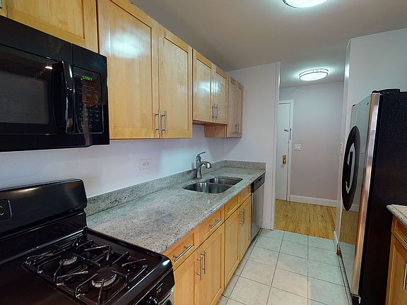 4th image of 50 W 97th St APT 2D