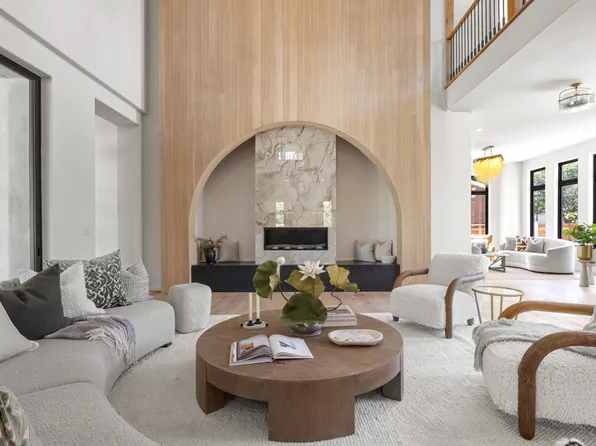 860 Brook Hollow Rd, Nashville, TN 37205