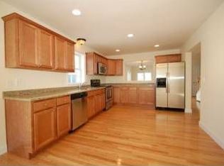 15 Arbor Cir, Litchfield, NH 03052