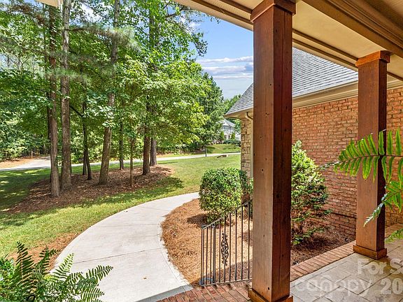5th image of 164 Bayberry Creek Cir