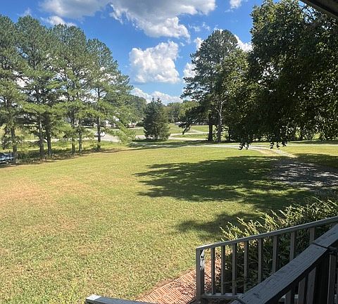 4th image of 1136 Sanford Rd