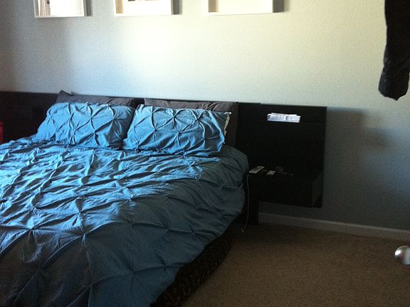 master bedroom (king bed)