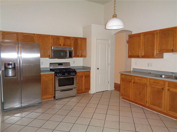 3rd image of 7408 Plaza Taurina Dr