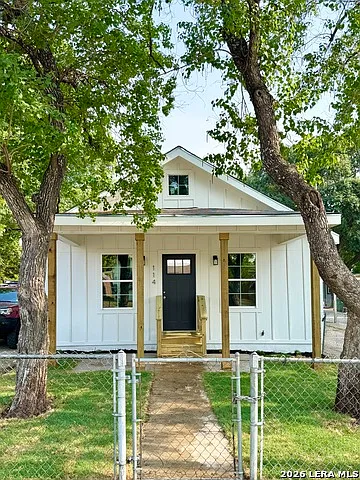 114 Yuma St Photo 1