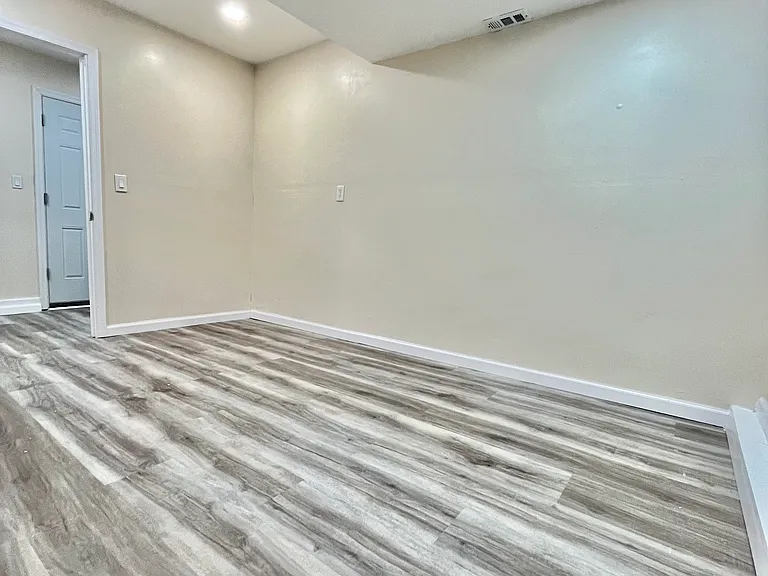 Community Dr — Photo 10
