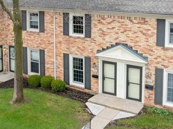 2460 Village Dr SE, Grand Rapids, MI 49506
