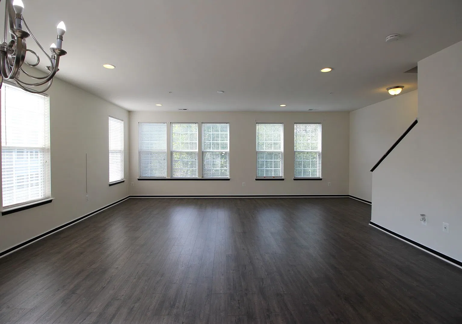 3BR/2.5BA townhome — Photo 2