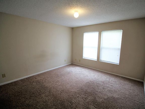 4th image of 2612 Chilton Dr