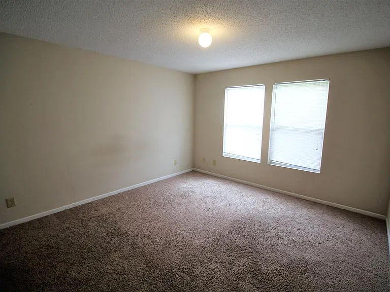 2612 Chilton Dr — Photo 4