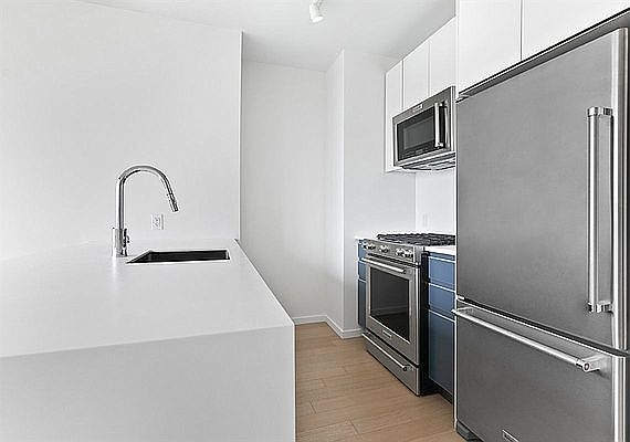 3rd image of 415 Red Hook Ln APT 8G