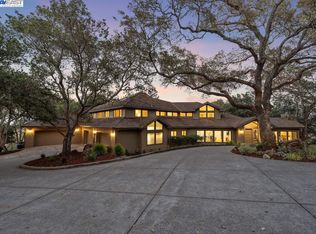 340 Summerhill Ln, Martinez, CA