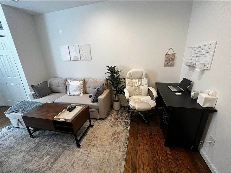1st image of 436 W Broadway #13R