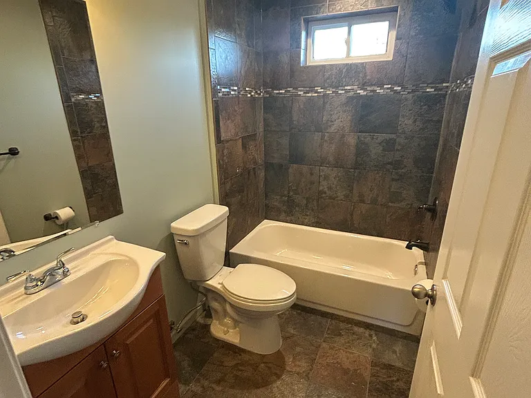29000 W Nine Mile Rd — Photo 6