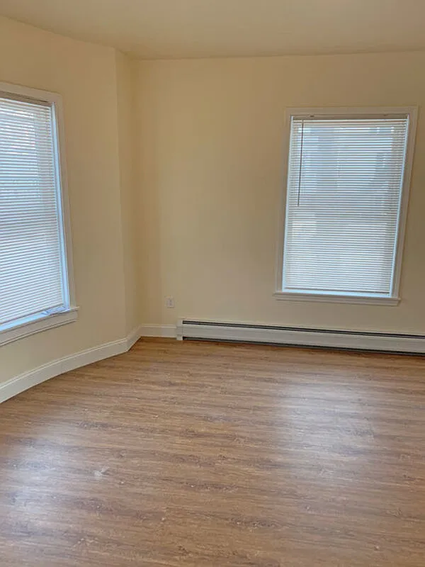 2 bed, 1.0 bath, $2,340 — Photo 3