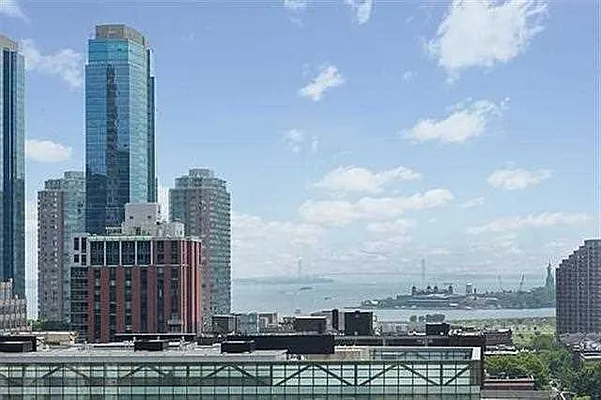 Sold by RE/MAX Villa Realtors  | media 4