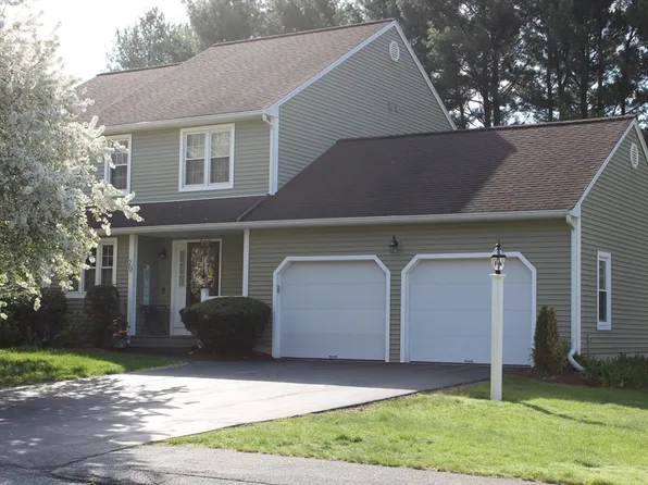 20 Godfrey Ln, Milford, MA 01757