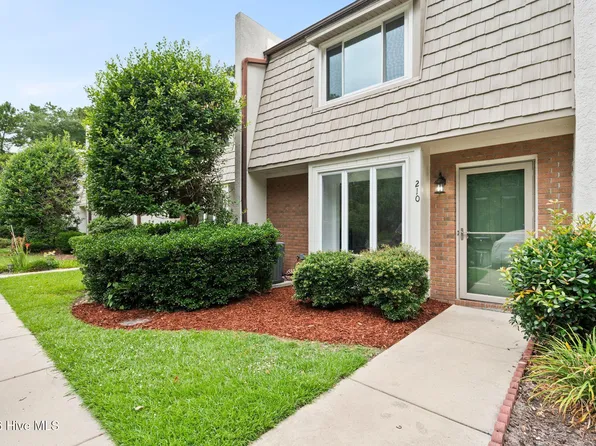 210 Cobblestone Drive, Wilmington, NC 28405