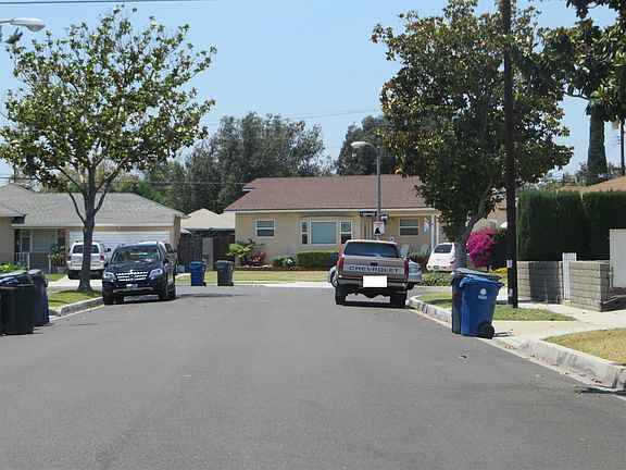 5th image of 4654 Briercrest Ave
