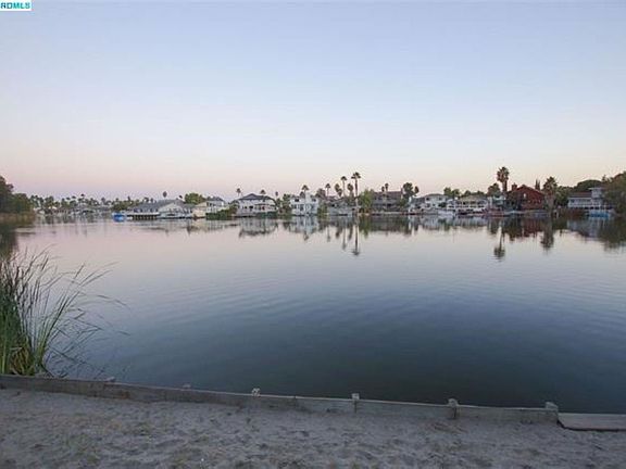 2nd image of 1345 Shell Ct