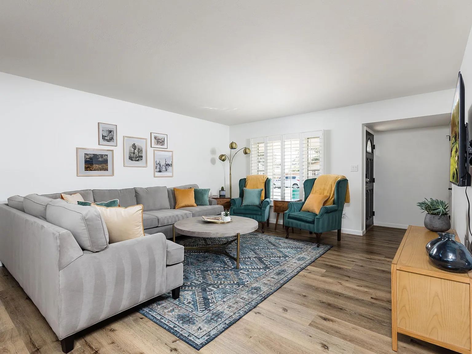4 bed, 2208 sqft, $8,000 — Photo 4