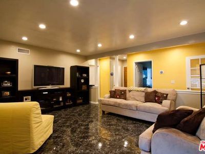 14708 Chatsworth St, Mission Hills, CA, 91345