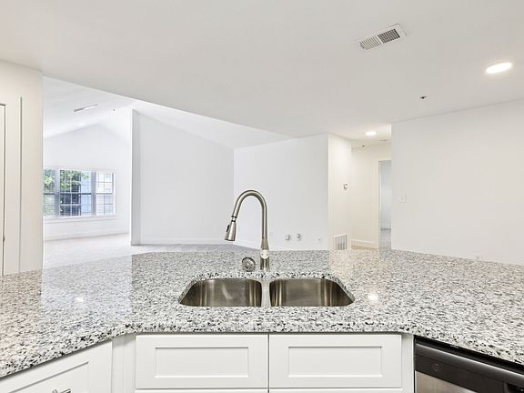 4th image of 3350 Sweetwater Rd #211