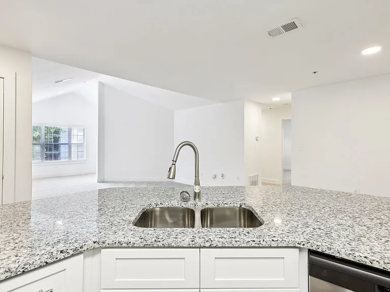 Wesley St. Claire Apartments at Lawrenceville — Photo 4