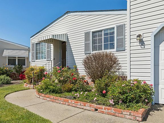 3rd image of 208 Betsy Place