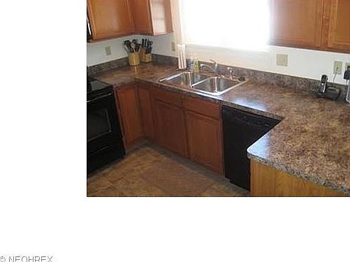 5th image of 1922 E 86th St