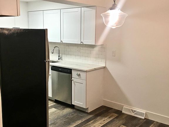 5th image of 715 Lepere Ave APT B