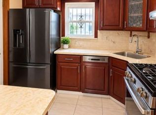690 E 240th St, Bronx, NY 10470