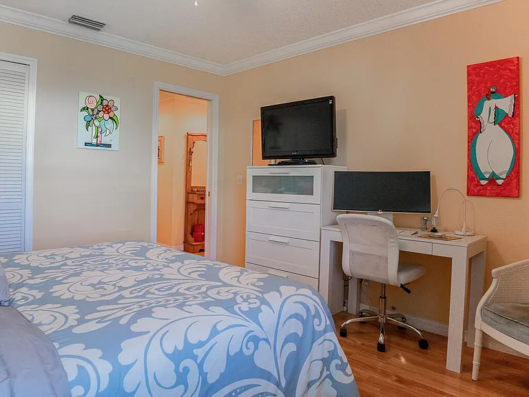 1903 NE Media Ave — Photo 10