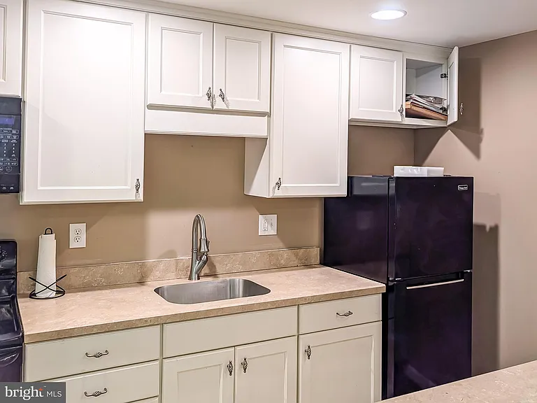 5115 Irving St #2 — Photo 11