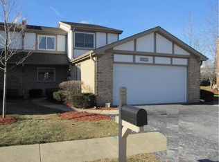 1560 Columbia Ct, Elk Grove Village, IL 60007