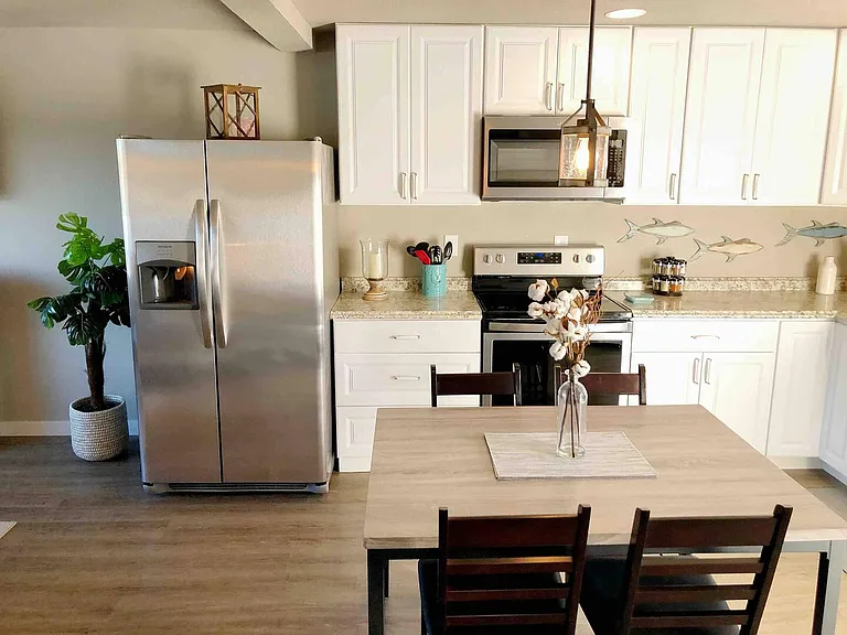 601 Avenue A #6 — Photo 6