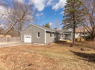 39 Grove St, Rochester, NH 03868