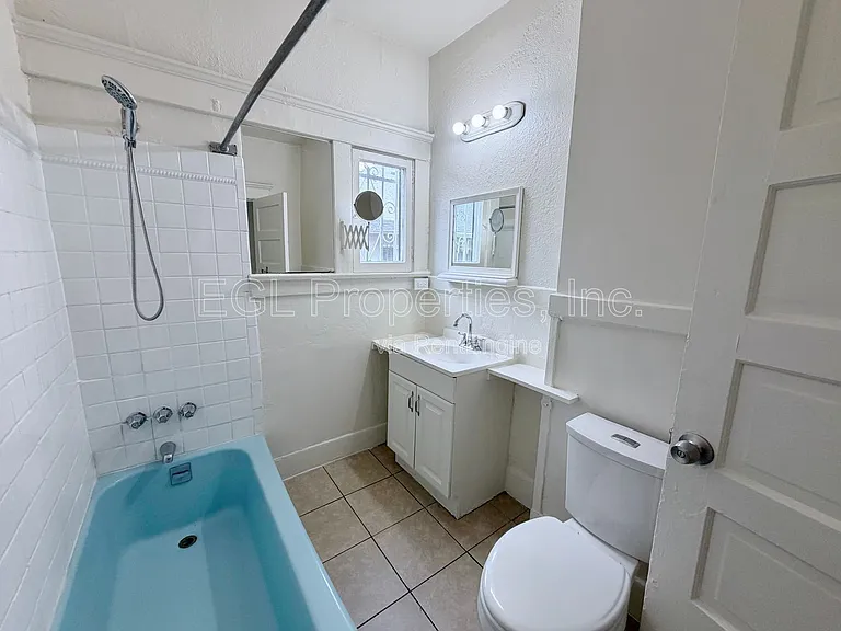 860 W 56th St — Photo 23
