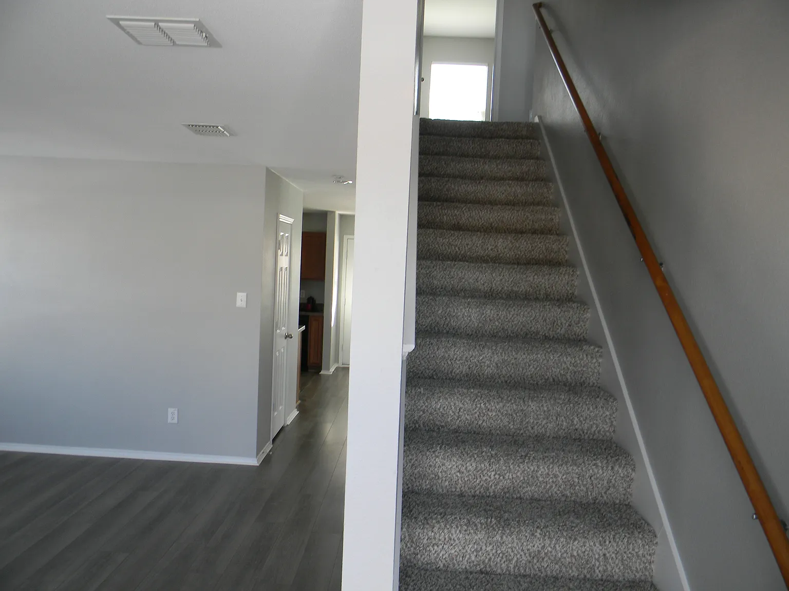 3 bed, 2.5 bath, 2236 sqft, $2,200 — Photo 3